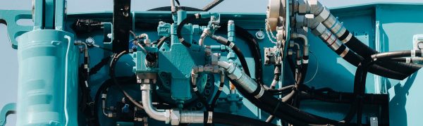 hydraulic-crane-engine-the-control-system-of-the-c-MRYGZNB
